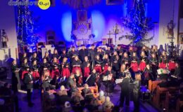 Chór „Our Voice” i „Chamber Orchestra” śpiewająco powitali Nowy Rok