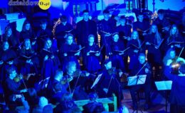 Chór „Our Voice” i „Chamber Orchestra” śpiewająco powitali Nowy Rok