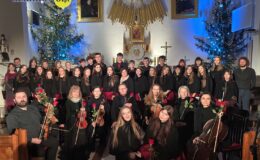 Chór „Our Voice” i „Chamber Orchestra” śpiewająco powitali Nowy Rok
