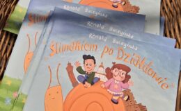 „Ślimakiem po Działdowie” – promocja kolorowanki w bibliotece 
