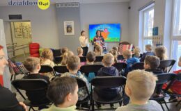 „Ślimakiem po Działdowie” – promocja kolorowanki w bibliotece