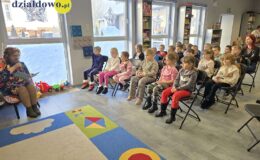 „Ślimakiem po Działdowie” – promocja kolorowanki w bibliotece