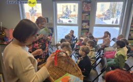 „Ślimakiem po Działdowie” – promocja kolorowanki w bibliotece