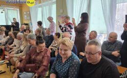 „Pszczółki” złożyły życzenia swoim babciom i dziadkom