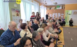 „Pszczółki” złożyły życzenia swoim babciom i dziadkom