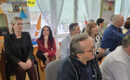 „Pszczółki” złożyły życzenia swoim babciom i dziadkom