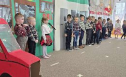 „Pszczółki” złożyły życzenia swoim babciom i dziadkom