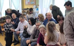 „Pszczółki” złożyły życzenia swoim babciom i dziadkom