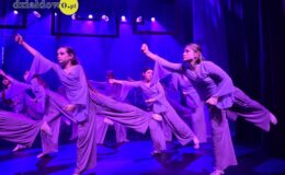 „Tajemniczy ogród”. Widowisko w wykonaniu grup artystycznych MDK (zdjęcia z przedstawienia i próby)