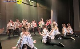 „Tajemniczy ogród”. Widowisko w wykonaniu grup artystycznych MDK (zdjęcia z przedstawienia i próby)