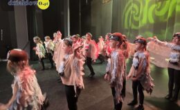 „Tajemniczy ogród”. Widowisko w wykonaniu grup artystycznych MDK (zdjęcia z przedstawienia i próby)