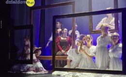 „Tajemniczy ogród”. Widowisko w wykonaniu grup artystycznych MDK (zdjęcia z przedstawienia i próby)