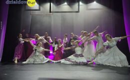 „Tajemniczy ogród”. Widowisko w wykonaniu grup artystycznych MDK (zdjęcia z przedstawienia i próby)