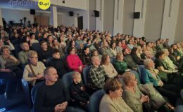 „Tajemniczy ogród”. Widowisko w wykonaniu grup artystycznych MDK (zdjęcia z przedstawienia i próby)
