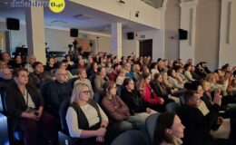 „Tajemniczy ogród”. Widowisko w wykonaniu grup artystycznych MDK (zdjęcia z przedstawienia i próby)