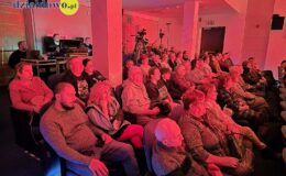 „Tajemniczy ogród”. Widowisko w wykonaniu grup artystycznych MDK (zdjęcia z przedstawienia i próby)