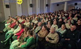 „Tajemniczy ogród”. Widowisko w wykonaniu grup artystycznych MDK (zdjęcia z przedstawienia i próby)