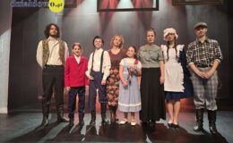„Tajemniczy ogród”. Widowisko w wykonaniu grup artystycznych MDK (zdjęcia z przedstawienia i próby)