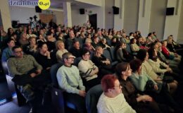„Tajemniczy ogród”. Widowisko w wykonaniu grup artystycznych MDK (zdjęcia z przedstawienia i próby)