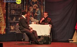„Maleńka miłość” – przedstawienie w wykonaniu Zespołu teatralno-muzyczny Warsztatów Terapii Zajęciowej 