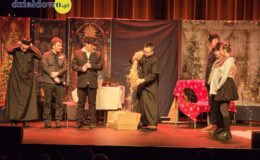„Maleńka miłość” – przedstawienie w wykonaniu Zespołu teatralno-muzyczny Warsztatów Terapii Zajęciowej 