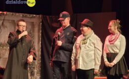 „Maleńka miłość” – przedstawienie w wykonaniu Zespołu teatralno-muzyczny Warsztatów Terapii Zajęciowej 