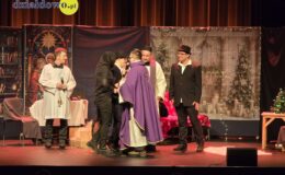 „Maleńka miłość” – przedstawienie w wykonaniu Zespołu teatralno-muzyczny Warsztatów Terapii Zajęciowej 