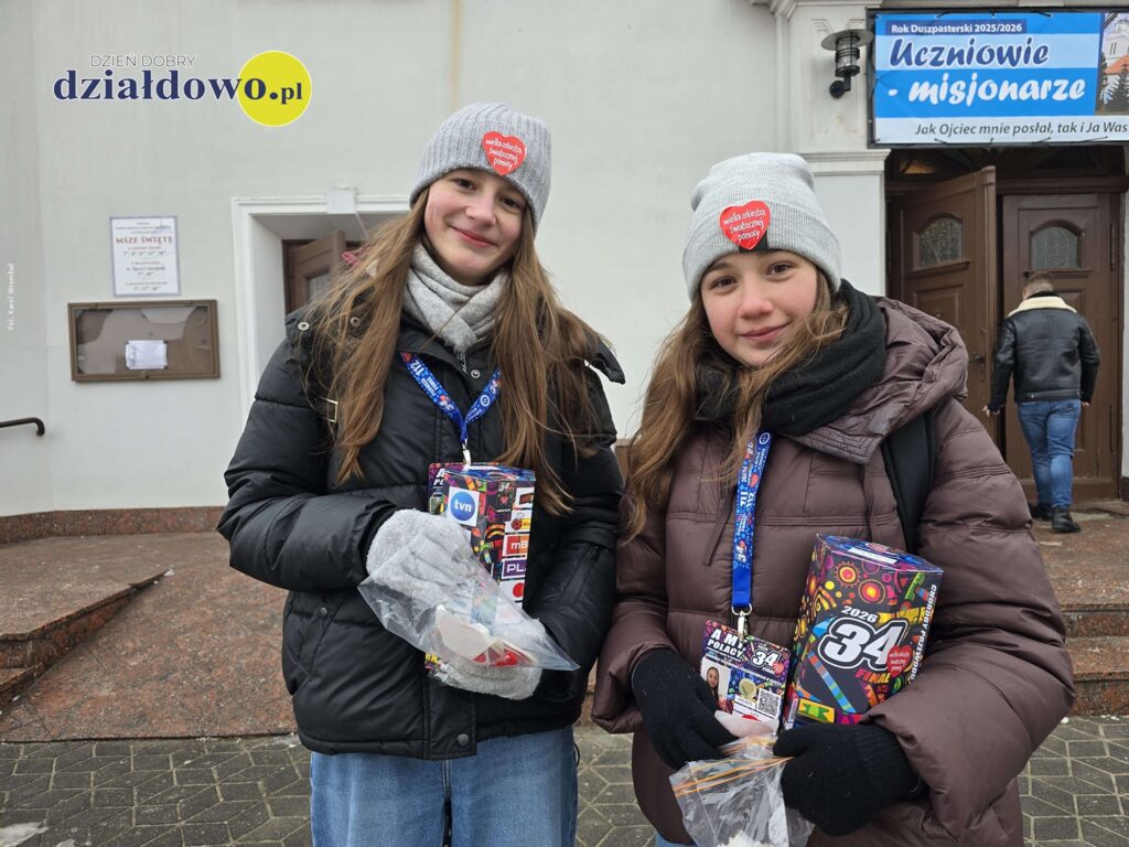 wolontariusze podczas zbiórki WOŚP 2026 na ulicy w Działdowie