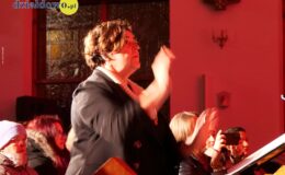 Chór „Our Voice” i „Chamber Orchestra” śpiewająco powitali Nowy Rok