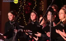 Chór „Our Voice” i „Chamber Orchestra” śpiewająco powitali Nowy Rok