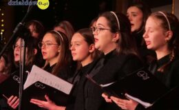 Chór „Our Voice” i „Chamber Orchestra” śpiewająco powitali Nowy Rok