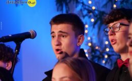 Chór „Our Voice” i „Chamber Orchestra” śpiewająco powitali Nowy Rok