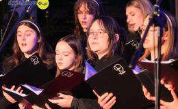 Chór „Our Voice” i „Chamber Orchestra” śpiewająco powitali Nowy Rok