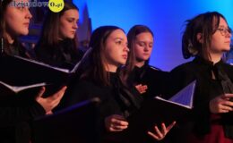 Chór „Our Voice” i „Chamber Orchestra” śpiewająco powitali Nowy Rok