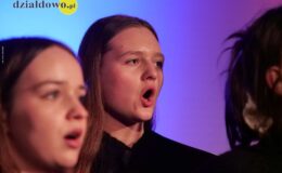 Chór „Our Voice” i „Chamber Orchestra” śpiewająco powitali Nowy Rok