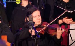 Chór „Our Voice” i „Chamber Orchestra” śpiewająco powitali Nowy Rok