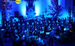 Chór „Our Voice” i „Chamber Orchestra” śpiewająco powitali Nowy Rok