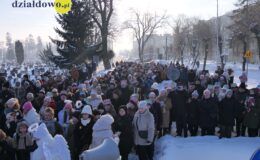 Orszak Trzech Króli przeszedł ulicami Działdowa. „Nadzieją się cieszą”