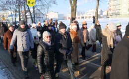 Orszak Trzech Króli przeszedł ulicami Działdowa. „Nadzieją się cieszą”