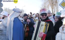 Orszak Trzech Króli przeszedł ulicami Działdowa. „Nadzieją się cieszą”