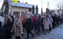 Orszak Trzech Króli przeszedł ulicami Działdowa. „Nadzieją się cieszą”