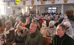 Orszak Trzech Króli przeszedł ulicami Działdowa. „Nadzieją się cieszą”