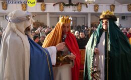 Orszak Trzech Króli przeszedł ulicami Działdowa. „Nadzieją się cieszą”