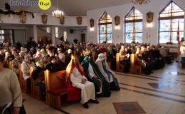 Orszak Trzech Króli przeszedł ulicami Działdowa. „Nadzieją się cieszą”