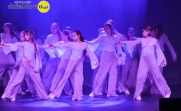 „Tajemniczy ogród”. Widowisko w wykonaniu grup artystycznych MDK (zdjęcia z przedstawienia i próby)