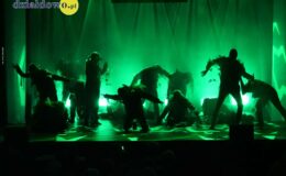 „Tajemniczy ogród”. Widowisko w wykonaniu grup artystycznych MDK (zdjęcia z przedstawienia i próby)