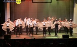 „Tajemniczy ogród”. Widowisko w wykonaniu grup artystycznych MDK (zdjęcia z przedstawienia i próby)