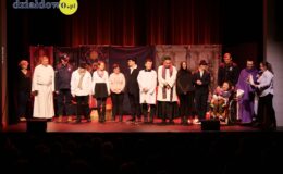„Maleńka miłość” – przedstawienie w wykonaniu Zespołu teatralno-muzyczny Warsztatów Terapii Zajęciowej 