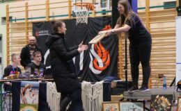 Finał Wielkiej Orkiestry Świątecznej Pomocy w Działdowie. Historyczna licytacja – pierwsza kąpiel w nowym basenie za 17 tys. zł
