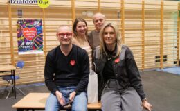 Finał Wielkiej Orkiestry Świątecznej Pomocy w Działdowie. Historyczna licytacja – pierwsza kąpiel w nowym basenie za 17 tys. zł
